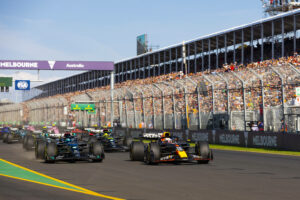 Formula 1, Australian Grand Prix 2023, Sunday Race in Melbourne, Australia - 02 Apr 2023 Max Verstappen of the Netherlands drives the 1 Oracle Red Bull Racing RB19 leads George Russell of Great Britain drives the 63 Mercedes AMG Petronas F1 Team W13 during the F1 Grand Prix of Australia at the Albert Park Grand Prix circuit. Melbourne Australia NOxUSExINxGERMANY PUBLICATIONxINxALGxARGxAUTxBRNxBRAxCANxCHIxCHNxCOLxECUxEGYxGRExINDxIRIxIRQxISRxJORxKUWxLIBxLBAxMLTxMEXxMARxOMAxPERxQATxKSAxSUIxSYRxTUNxTURxUAExUKxVENxYEMxONLY Copyright: xSOPAxImagesx Editorial use only