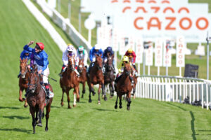 Cazoo Derby Rice Adayar ridden by Adam Kirby leads the field up Allens Hill to win the Cazoo Derby at Epsom Downs, Epsom, UK on 5th June 2021. Epsom England United Kingdom fletcher-thederby210605_np53W PUBLICATIONxNOTxINxFRA Copyright: xMIxNewsx