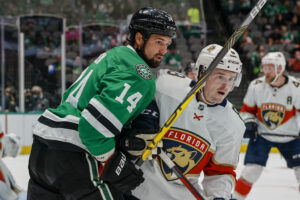 DALLAS, TX - SEPTEMBER 29: Dallas Stars left wing Jamie Benn 14 and Florida Panthers defenseman Matt Kiersted 3 chase the puck during the game between the Dallas Stars and the Florida Panthers on September 29, 2021 at the American Airlines Center in Dallas, Texas. Photo by Matthew Pearce/Icon Sportswire NHL, Eishockey Herren, USA SEP 29 Preseason - Panthers at Stars Icon169210929186