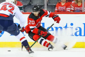 NEWARK, NJ - OCTOBER 04: New Jersey Devils center Michael McLeod 20 during the pre-season National Hockey League game between the New Jersey Devils and the Washington Capitals on October 4, 2021 at the Prudential Center in Newark, NJ. Photo by Rich Graessle/Icon Sportswire NHL, Eishockey Herren, USA OCT 04 Capitals at Devils Icon2110045117