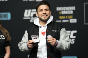 LAS VEGAS, NV - March 3: Henry Cejudo receives his 50x USADA jacket and his 75X pin following the official weigh-ins at UFC Apex for UFC 285 -Jones vs Gane : Official Weigh-ins on March 3, 2023 in Las Vegas, NV , United States. Photo by Louis Grasse/PxImages Louis Grasse / SPP PUBLICATIONxNOTxINxBRAxMEX Copyright: xLouisxGrassex/xSPPx SPP_156392