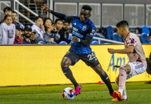 MLS, Fussball Herren, USA 2023: Portland vs San Jose JUN 17 June 17 2023 San Jose, CA USA San Jose forward Ousseni Bouda 25tries to keep control of the ball during the MLS game between Portland Timbers and the San Jose Earthquakes. The game ends in a tie 0-0 at PayPal Park San Jose Calif. Thurman James / CSM/Sipa USACredit Image: Thurman James/Cal Media/Sipa USA San Jose PayPal Park CA USA NOxUSExINxGERMANY PUBLICATIONxINxALGxARGxAUTxBRNxBRAxCANxCHIxCHNxCOLxECUxEGYxGRExINDxIRIxIRQxISRxJORxKUWxLIBxLBAxMLTxMEXxMARxOMAxPERxQATxKSAxSUIxSYRxTUNxTURxUAExUKxVENxYEMxONLY Copyright: xCalxSportxMediax Editorial use only