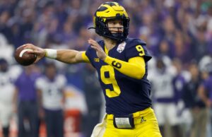 NCAA, College League, USA Football 2022: Fiesta Bowl TCU vs Michigan DEC 31 December 31, 2022 Michigan Wolverines quarterback J.J. McCarthy 9 throws a pass during the semi-final playoff football game between the Michigan Wolverines and the TCU Horned Frogs at the Fiesta Bowl in Glendale, Arizona . Mandatory Photo Credit : Charles Baus/CSM/Sipa USACredit Image: Charles Baus/Cal Media/Sipa USA Glendale AZ United States of America NOxUSExINxGERMANY PUBLICATIONxINxALGxARGxAUTxBRNxBRAxCANxCHIxCHNxCOLxECUxEGYxGRExINDxIRIxIRQxISRxJORxKUWxLIBxLBAxMLTxMEXxMARxOMAxPERxQATxKSAxSUIxSYRxTUNxTURxUAExUKxVENxYEMxONLY Copyright: xCalxSportxMediax Editorial use only