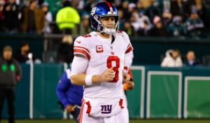 PHILADELPHIA, PA - JANUARY 21: New York Giants quarterback Daniel Jones 8 enters the field prior the NFC Divisional playoff game between the Philadelphia Eagles and the New York Giants on January 21, 2023 at Lincoln Financial Field in Philadelphia, Pennsylvania. Photo by Rich Graessle/Icon Sportswire NFL, American Football Herren, USA JAN 21 NFC Divisional Playoffs - Giants at Eagles Icon23012112838