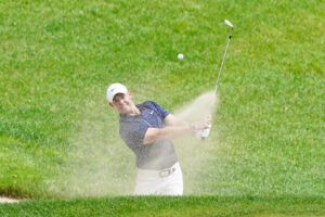 June 25, 2023, Cromwell, Connecticut, USA: Rory McIlroy hits out of a greenside bunker on the 15th hole during the final round of the Travelers Championship at TPC River Highlands. Cromwell USA - ZUMAw109 20230625_fap_w109_053 Copyright: xDebbyxWongx