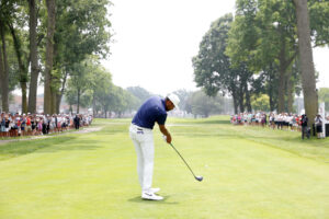 DETROIT, MI - JUNE 30: PGA, Golf Herren golfer Tony Finau hits his tee shot on the 2nd hole on June 30, 2023, during the second round of the Rocket Mortgage Classic at the Detroit Golf Club in Detroit, Michigan. Photo by Brian Spurlock/Icon Sportswire GOLF: JUN 30 PGA - Rocket Mortgage Classic EDITORIAL USE ONLY Icon230630153