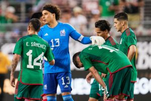 RECORD DATE NOT STATED 2023 CONCACAF Gold Cup Mexico vs Qatar Erick Sanchez, Guillermo Ochoa, Santiago Gimenez of Mexico during the game Mexico Mexican national team, Nationalteam vs Qatar, corresponding to group B of the CONCACAF Gold Cup 2023, at Levis Stadium, on July 02, 2023. brbr Erick Sanchez, Guillermo Ochoa, Santiago Gimenez de Mexico durante el partido Mexico Seleccion Nacional de Mexico vs Qatar, correspondiente al grupo B de la Copa Oro de la CONCACAF 2023, en el Levis Stadium, el 02 de Julio de 2023. SANTA CLARA CALIFORNIA ESTADOS UNIDOS PUBLICATIONxNOTxINxMEXxCHNxRUS Copyright: xJorgexMartinezx 20230702225336_CGC_GB_MEX_QAT_OCHOA195
