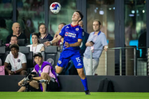 FORT LAUDERDALE, FL - JULY 21: Cruz Azul midfielder Ignacio Rivero 15 bring down the ball from the air during the Leagues Cup match between Cruz Azul and Inter Miami CF on Friday July 21, 2023 at DRV PNK Stadium in Ft. Lauderdale, FL. Photo by Nick Tre. Smith/Icon Sportswire SOCCER: JUL 21 Leagues Cup - Cruz Azul vs Inter Miami CF EDITORIAL USE ONLY Icon2307211732