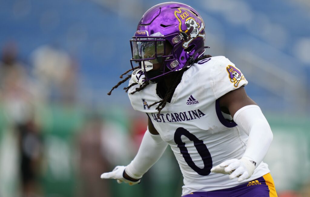 October 1, 2022, Boca Raton, Florida, USA: October 1, 2022: East Carolina Pirates cornerback Juan Powell 0 defends during the game between the East Carolina Pirates and the South Florida Bulls at FAU Stadium, Boca Raton, Florida. Boca Raton USA - ZUMAj102 20221001_zap_j102_052 Copyright: xPeterxJoneleitx