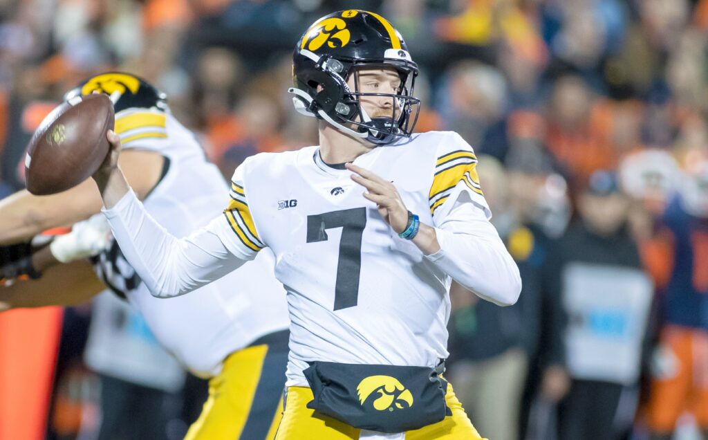 Utah State vs #25 Iowa Odds, and Picks (Sep 2)