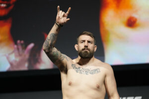 MGM Grand Garden Arena LAS VEGAS, NV - December 9: Chris Daukaus steps on the scale for the ceremonial weigh-in at MGM Grand Garden Arena for UFC 282 -Blachowicz vs Ankalaev : Ceremonial Weigh-ins on December 9, 2022 in Las Vegas, NV, United States. Photo by Louis Grasse/PxImages Louis Grasse / SPP PUBLICATIONxNOTxINxBRAxMEX Copyright: xLouisxGrassex/xSPPx spp-en-LoGr-lrg2212091337783_UFC282_weighins