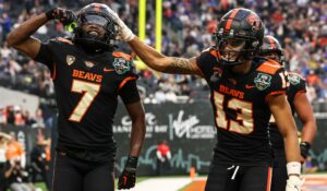 December 17, 2022: Oregon State Beavers wide receiver Silas Bolden 7 celebrates after scoring a touchdown during the second half of the SRS Distribution Las Vegas Bowl featuring the Florida Gators and the Oregon State Beavers at Allegiant Stadium in Las Vegas, NV. /CSM. Las Vegas United States of America - ZUMAc04_ 20221217_zaf_c04_243 Copyright: xChristopherxTrimx
