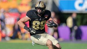 January 2, 2023: Purdue Boilermakers tight end PAUL PIFERI 89 runs the ball during the 2023 NCAA, College League, USA Cheez-It Citrus Bowl game between the LSU Fighting Tigers and the Purdue Boilermakers at Camping World Stadium in Orlando, FL on January 2, 2023. - ZUMAk149 20230102_zsp_k149_016 Copyright: xCoryxKnowltonx
