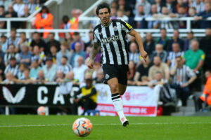 Newcastle United v Aston Villa - Premier League Newcastle United s Sandro Tonali chases down a ball during the Premier League match between Newcastle United and Aston Villa at St. James s Park, Newcastle on Saturday 12th August 2023. Photo: by Michael Driver/MI News/NurPhoto Newcastle Tyne and Wear United Kingdom PUBLICATIONxNOTxINxFRA Copyright: xMIxNewsx originalFilename:fletcher-newcastl230812_npzrL.jpg