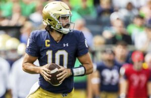 NCAA, College League, USA Football 2023: Central Michigan vs Notre Dame SEP 16 September 16, 2023: Notre Dame quarterback Sam Hartman 10 passes the ball during NCAA football game action between the Central Michigan Chippewas and the Notre Dame Fighting Irish at Notre Dame Stadium in South Bend, Indiana. Notre Dame defeated Central Michigan 41-17. John Mersits/CSM/Sipa USA. Credit Image: John Mersits/Cal Media/Sipa USA California USA NOxUSExINxGERMANY PUBLICATIONxINxALGxARGxAUTxBRNxBRAxCANxCHIxCHNxCOLxECUxEGYxGRExINDxIRIxIRQxISRxJORxKUWxLIBxLBAxMLTxMEXxMARxOMAxPERxQATxKSAxSUIxSYRxTUNxTURxUAExUKxVENxYEMxONLY Copyright: xCalxSportxMediax Editorial use only