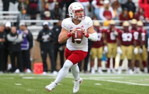 October 1, 2022 Chestnut Hill, MA, USA Louisville Cardinals quarterback Brock Domann 19 rolls out of the pocket during the NCAA, College League, USA football game between Louisville Cardinals and Boston College Eagles at Alumni Stadium. /CSM Chestnut Hill United States - ZUMAc04_ 20221001_zaf_c04_307 Copyright: xAnthonyxNesmithx