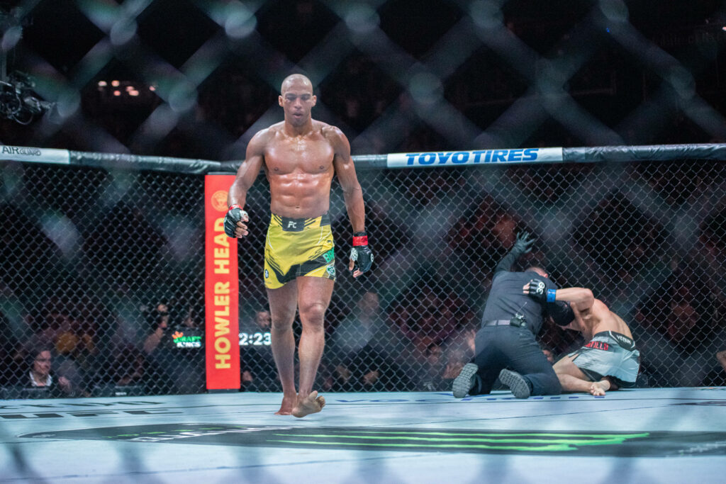 UFC Vegas 81 Preview: Sodiq Yusuff vs. Edson Barboza Prediction, Odds, and Picks (Oct 14)