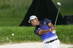 Golf: BMW Championship Hideki Matsuyama of Japan hits the ball out of a bunker during the first round of the BMW Championship golf tournament on Aug. 17, 2023, at Olympia Fields Country Club in Chicago, Illinois. PUBLICATIONxINxAUTxBELxBIHxBULxCZExDENxESTxFINxFRAxGEOxGERxGRExHUNxISLxIRLxITAxLATxLTUxLUXxLIExMKDxNORxPORxPOLxROUxSVKxSUIxSRBxSLOxESPxTURxUKxUAExONLY A14AA0001772450P