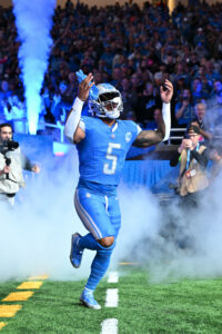 DETROIT, MI - OCTOBER 08: Detroit Lions running back David Montgomery 5 is introduced prior to the Detroit Lions versus the Carolina Panthers game on Sunday October 8, 2023 at Ford Field in Detroit, MI. Photo by Steven King/Icon Sportswire NFL, American Football Herren, USA OCT 08 Panthers at Lions EDITORIAL USE ONLY Icon258202310081097