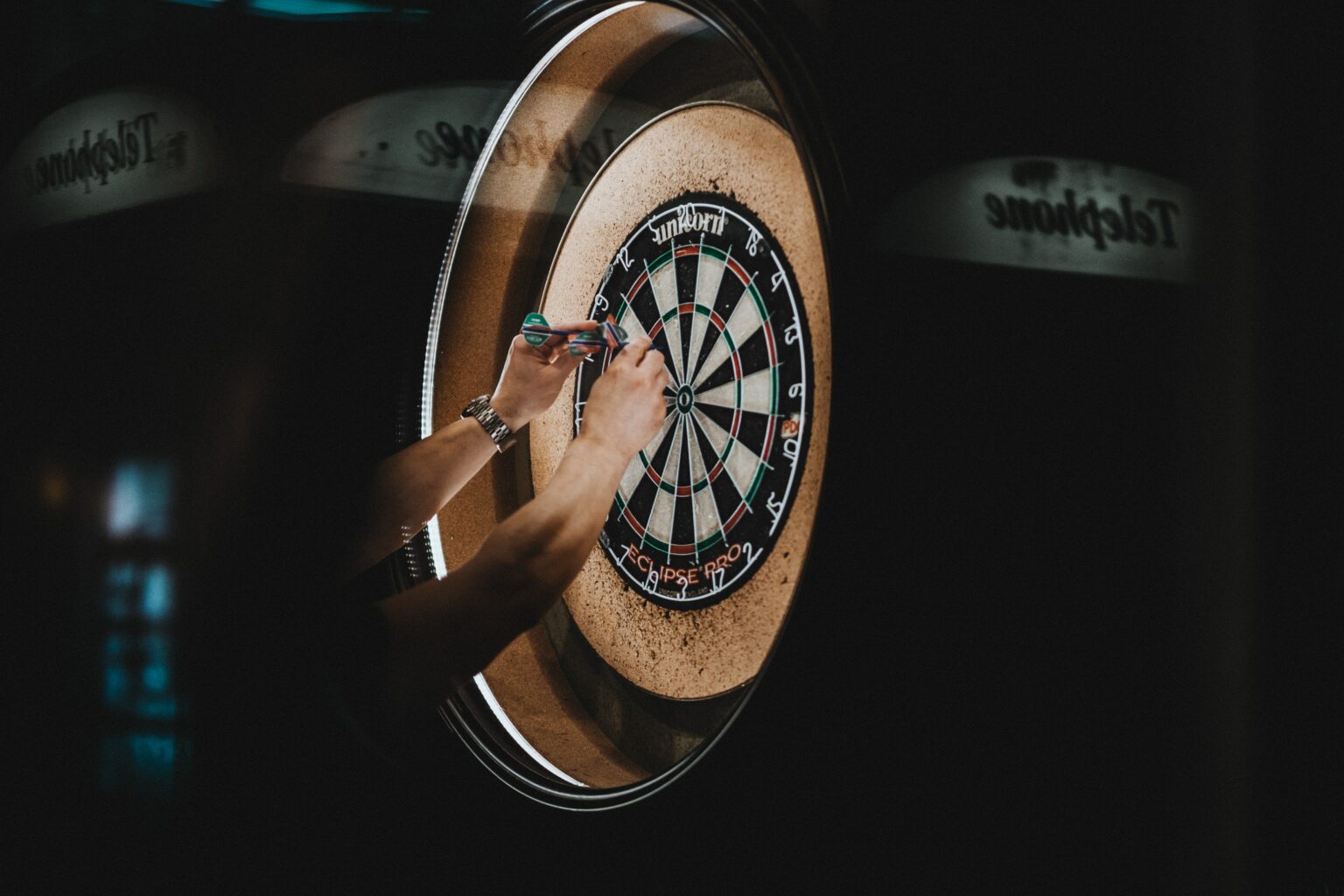PDC World Darts Championship Prediction 🎯 Odds & Pick (2025)